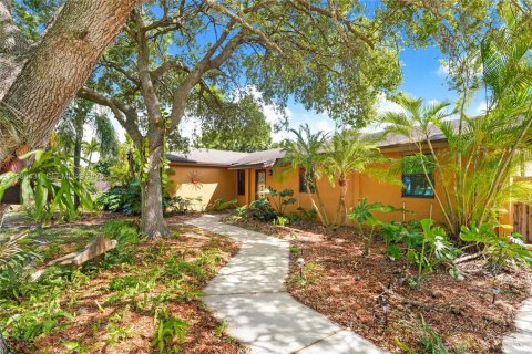 Купить виллу или дом в Хомстед, Флорида 4 спальни, 220.74м2, № 2051151 - фото 2