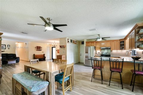 Купить виллу или дом в Хомстед, Флорида 4 спальни, 220.74м2, № 2051151 - фото 13