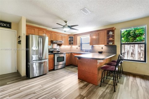 Купить виллу или дом в Хомстед, Флорида 4 спальни, 220.74м2, № 2051151 - фото 14