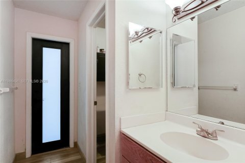 Купить виллу или дом в Хомстед, Флорида 4 спальни, 220.74м2, № 2051151 - фото 21