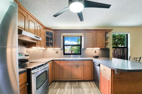 Купить виллу или дом в Хомстед, Флорида 4 спальни, 220.74м2, № 2051151 - фото 15