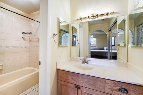 Купить виллу или дом в Хомстед, Флорида 4 спальни, 220.74м2, № 2051151 - фото 17