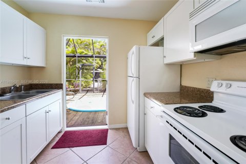 Купить виллу или дом в Хомстед, Флорида 4 спальни, 220.74м2, № 2051151 - фото 25