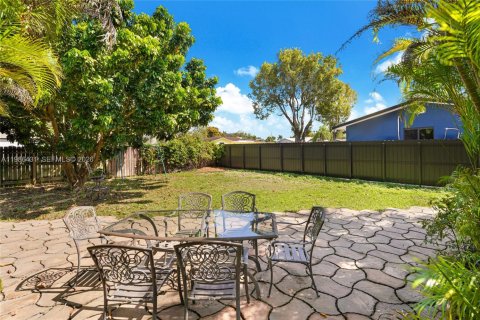 Купить виллу или дом в Хомстед, Флорида 4 спальни, 220.74м2, № 2051151 - фото 8