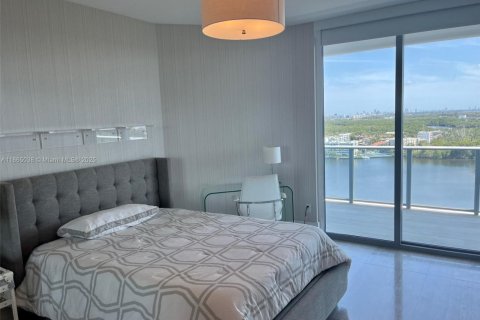 Снять в аренду кондоминиум в Норт-Майами-Бич, Флорида 3 спальни, 199.93м2, № 1893259 - фото 12