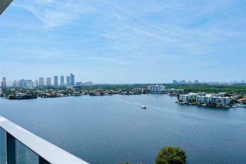 Кондоминиум с 3 спальнями в Норт-Майами-Бич, Флорида № 1893259