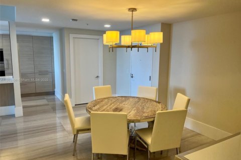 Снять в аренду кондоминиум в Норт-Майами-Бич, Флорида 3 спальни, 199.93м2, № 1893259 - фото 16