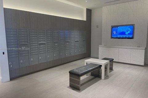 Снять в аренду кондоминиум в Норт-Майами-Бич, Флорида 3 спальни, 199.93м2, № 1893259 - фото 19