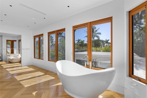 Casa en venta en Miami Beach, Florida, 4 dormitorios, 328.78 m2 № 1714979 - foto 23