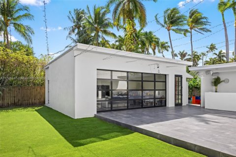 Casa en venta en Miami Beach, Florida, 4 dormitorios, 328.78 m2 № 1714979 - foto 29