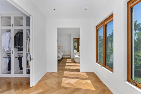Casa en venta en Miami Beach, Florida, 4 dormitorios, 328.78 m2 № 1714979 - foto 20