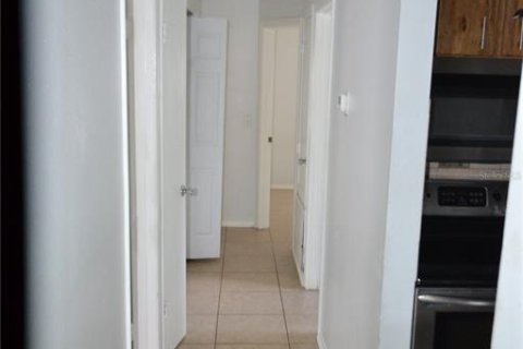 Villa ou maison à louer à Tampa, Floride: 3 chambres, 93.65 m2 № 2380627 - photo 4