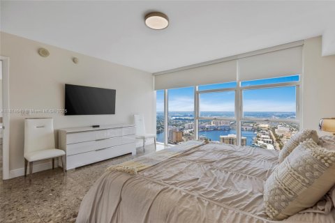 Condominio en alquiler en Hallandale Beach, Florida, 1 dormitorio, 80.92 m2 № 2036885 - foto 13