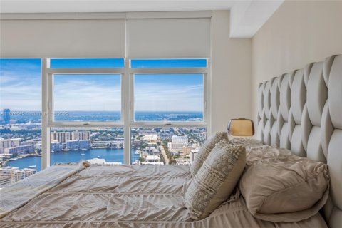 Condominio en alquiler en Hallandale Beach, Florida, 1 dormitorio, 80.92 m2 № 2036885 - foto 14