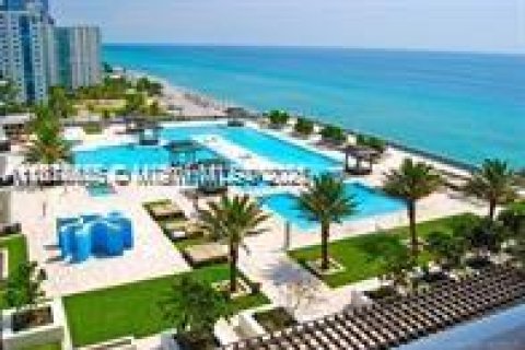 Condominio en Hallandale Beach, Florida, 1 dormitorio  № 2036885