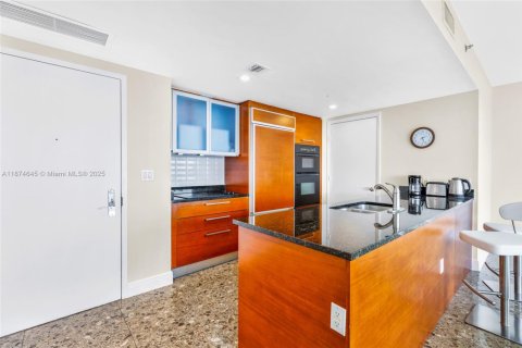 Condominio en alquiler en Hallandale Beach, Florida, 1 dormitorio, 80.92 m2 № 2036885 - foto 5