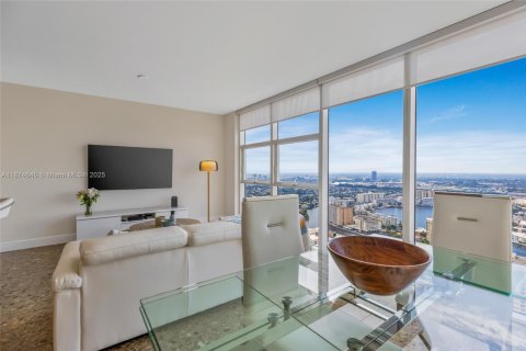 Condominio en alquiler en Hallandale Beach, Florida, 1 dormitorio, 80.92 m2 № 2036885 - foto 6