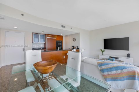Condominio en alquiler en Hallandale Beach, Florida, 1 dormitorio, 80.92 m2 № 2036885 - foto 7