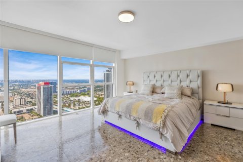 Condominio en alquiler en Hallandale Beach, Florida, 1 dormitorio, 80.92 m2 № 2036885 - foto 12
