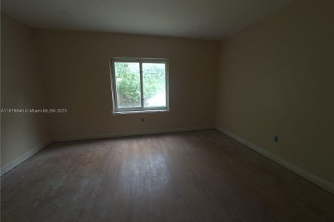 House in Miami Shores, Florida 3 bedrooms, 231.7 sq.m. № 1923822 - photo 8