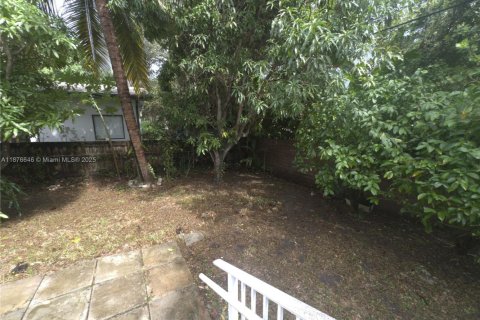 House in Miami Shores, Florida 3 bedrooms, 231.7 sq.m. № 1923822 - photo 3