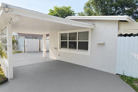 Villa ou maison à vendre à Fort Lauderdale, Floride: 3 chambres, 136.38 m2 № 2176794 - photo 3