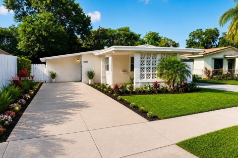 Villa ou maison à Fort Lauderdale, Floride 3 chambres, 136.38 m2 № 2176794