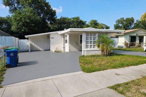 Villa ou maison à vendre à Fort Lauderdale, Floride: 3 chambres, 136.38 m2 № 2176794 - photo 2