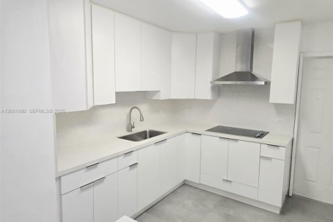Villa ou maison à vendre à Fort Lauderdale, Floride: 3 chambres, 136.38 m2 № 2176794 - photo 13