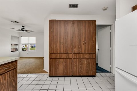House in North Port, Florida 2 bedrooms, 118.17 sq.m. № 2208335 - photo 3
