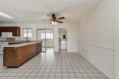 House in North Port, Florida 2 bedrooms, 118.17 sq.m. № 2208335 - photo 23