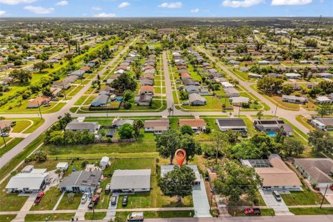 House in North Port, Florida 2 bedrooms, 118.17 sq.m. № 2208335 - photo 30