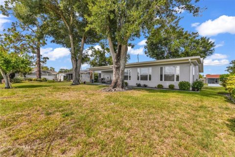 House in North Port, Florida 2 bedrooms, 118.17 sq.m. № 2208335 - photo 18