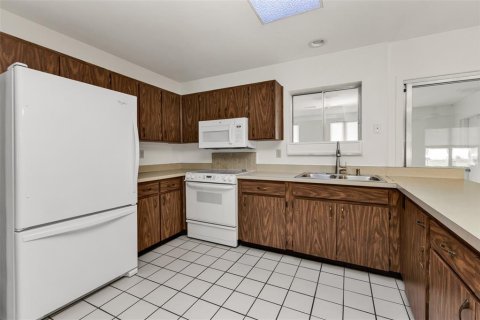 House in North Port, Florida 2 bedrooms, 118.17 sq.m. № 2208335 - photo 4