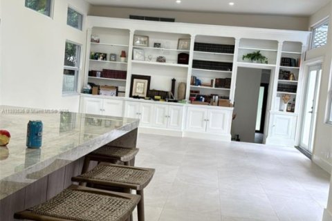 Casa en venta en Hollywood, Florida, 5 dormitorios, 310.2 m2 № 1945547 - foto 3