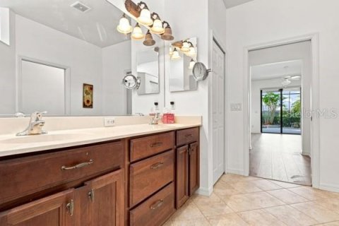 House in Venice, Florida 2 bedrooms, 178 sq.m. № 2339453 - photo 21