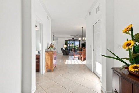 House in Venice, Florida 2 bedrooms, 178 sq.m. № 2339453 - photo 6