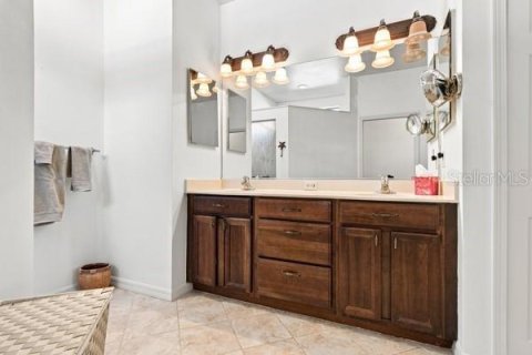 House in Venice, Florida 2 bedrooms, 178 sq.m. № 2339453 - photo 22