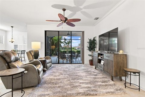 House in Venice, Florida 2 bedrooms, 178 sq.m. № 2339453 - photo 12