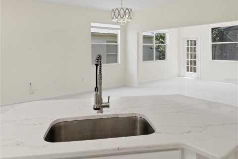 House in Hudson, Florida 3 bedrooms, 142.7 sq.m. № 2157537 - photo 12