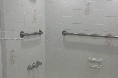 Copropriété à louer à Miami, Floride: 3 chambres, 77.57 m2 № 1946450 - photo 8