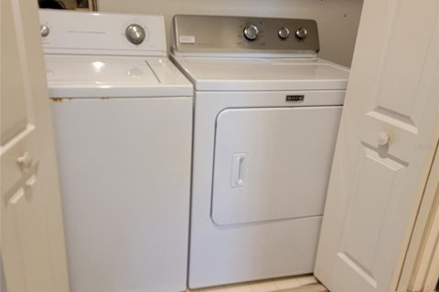 Condominio en alquiler en Sarasota, Florida, 2 dormitorios, 102.75 m2 № 1631770 - foto 16