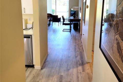 Condominio en alquiler en Sarasota, Florida, 2 dormitorios, 102.75 m2 № 1631770 - foto 2