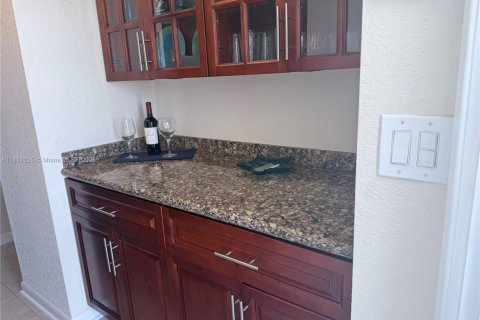 Condo in Pompano Beach, Florida, 2 bedrooms  № 1855264 - photo 6