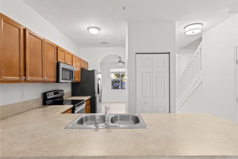 Townhouse in Homestead, Florida 2 bedrooms, 119.84 sq.m. № 2346442 - photo 14