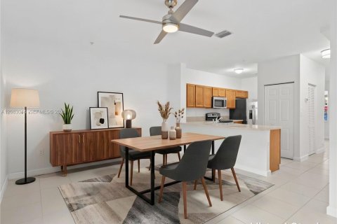 Townhouse in Homestead, Florida 2 bedrooms, 119.84 sq.m. № 2346442 - photo 22