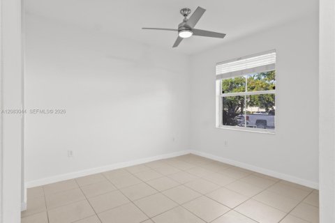 Townhouse in Homestead, Florida 2 bedrooms, 119.84 sq.m. № 2346442 - photo 9