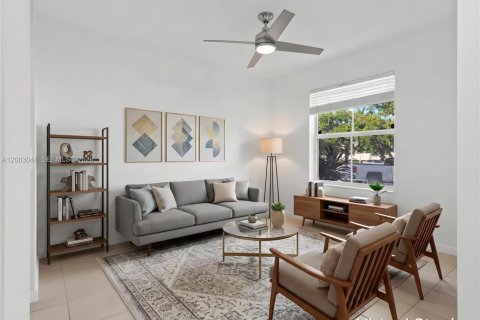 Townhouse in Homestead, Florida 2 bedrooms, 119.84 sq.m. № 2346442 - photo 8