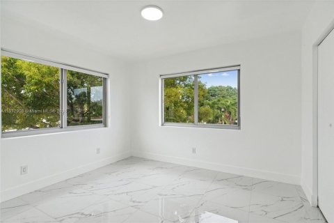 Condo in Miami Beach, Florida, 3 bedrooms  № 1968756 - photo 11