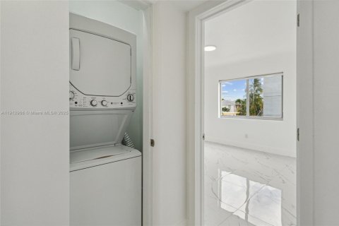 Condo in Miami Beach, Florida, 3 bedrooms  № 1968756 - photo 7